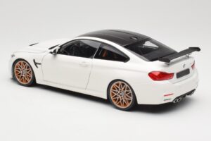 BMW M4 F82 GTS Alpine White Minichamps 1:18 110025221 Diecast — photo 7 of 8