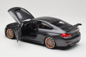 BMW M4 F82 GTS Mineral Grey Metallic Minichamps 1:18 110025222 Diecast — photo 5 of 8