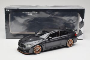 BMW M4 F82 GTS Mineral Grey Metallic Minichamps 1:18 110025222 Diecast — photo 8 of 8