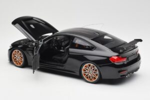 BMW M4 F82 GTS Sapphire Black Metallic Minichamps 1:18 110025220 Diecast — photo 5 of 8