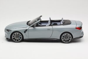 BMW M4 G83 Cabriolet Grey Metallic Minichamps 1:18 110021032 Diecast — photo 4 of 8