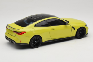 BMW M4 G82 Yellow Dealer Edition Minichamps 1:18 80435A51949-R1 Diecast — photo 3 of 10