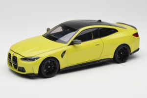 BMW M4 G82 Yellow Dealer Edition Minichamps 1:18 80435A51949-R1 Diecast