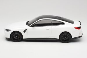 BMW M4 G82 White Minichamps 1:18 155020122 Diecast — photo 3 of 6