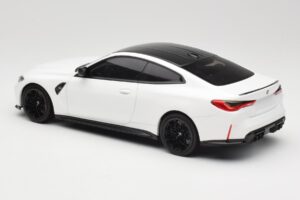 BMW M4 G82 White Minichamps 1:18 155020122 Diecast — photo 5 of 6