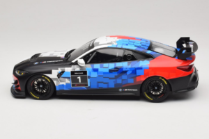 BMW M4 GT4 #1 Presentation 2024 Otto 1:18 OT1125 Resin — photo 3 of 6