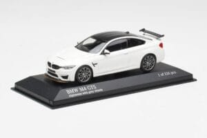 BMW M4 GTS F82 White With Grey Wheels Minichamps 1:43 410025221 Diecast — photo 2 of 4
