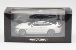 BMW M4 GTS F82 White With Grey Wheels Minichamps 1:43 410025221 Diecast — photo 4 of 4