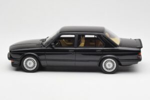 BMW M5 E28 Diamond Black Otto 1:18 OT184 Resin — photo 3 of 6
