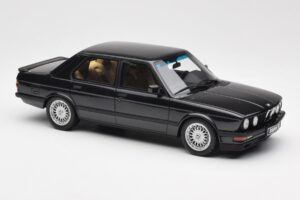 BMW M5 E28 Diamond Black Otto 1:18 OT184 Resin — photo 4 of 6