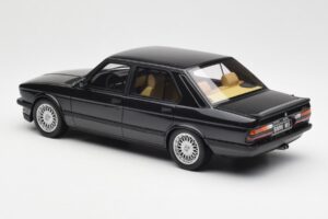 BMW M5 E28 Diamond Black Otto 1:18 OT184 Resin — photo 5 of 6