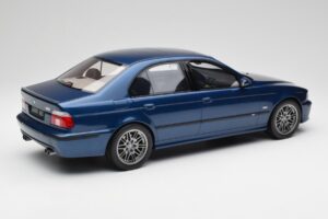 BMW M5 E39 Avus Blue Otto 1:12 G073 Resin — photo 2 of 6
