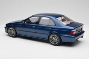 BMW M5 E39 Avus Blue Otto 1:12 G073 Resin — photo 5 of 6