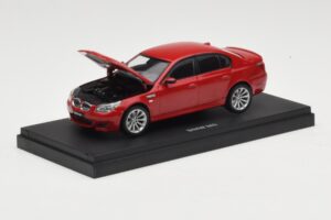 BMW M5 E60 Red Kyosho 1:43 03503R Diecast — photo 3 of 4