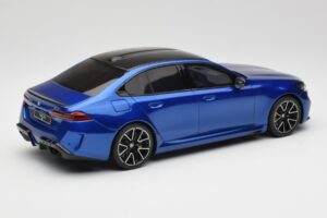 BMW M5 G90 Marina Bay Blue Metallic GT Spirit 1:18 GT507 Resin — photo 2 of 6