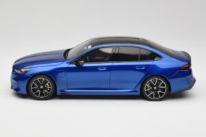 BMW M5 G90 Marina Bay Blue Metallic GT Spirit 1:18 GT507 Resin — photo 3 of 6