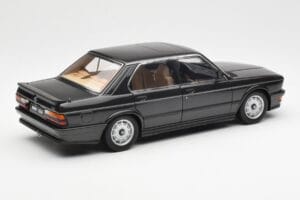 BMW M535i E28 Diamond Black AUTOart 1:18 75162 Diecast — photo 3 of 8