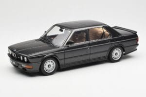 BMW M535i E28 Diamond Black AUTOart 1:18 75162 Diecast