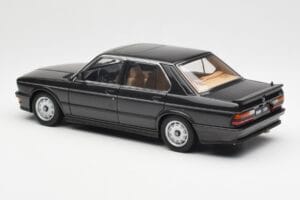 BMW M535i E28 Diamond Black AUTOart 1:18 75162 Diecast — photo 7 of 8