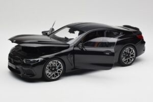 BMW M8 F92 Black Sapphire Minichamps 1:18 110029021 Diecast — photo 2 of 8