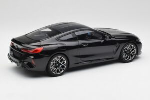 BMW M8 F92 Black Sapphire Minichamps 1:18 110029021 Diecast — photo 3 of 8