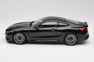 BMW M8 F92 Black Sapphire Minichamps 1:18 110029021 Diecast — photo 4 of 8