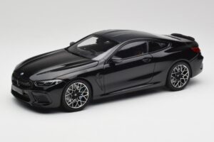 BMW M8 F92 Black Sapphire Minichamps 1:18 110029021 Diecast