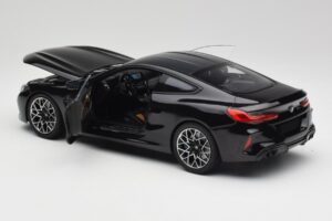 BMW M8 F92 Black Sapphire Minichamps 1:18 110029021 Diecast — photo 5 of 8