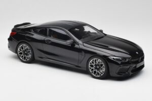 BMW M8 F92 Black Sapphire Minichamps 1:18 110029021 Diecast — photo 6 of 8