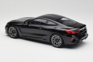BMW M8 F92 Black Sapphire Minichamps 1:18 110029021 Diecast — photo 7 of 8