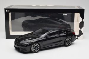 BMW M8 F92 Black Sapphire Minichamps 1:18 110029021 Diecast — photo 8 of 8