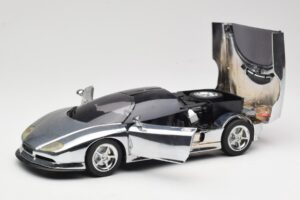 BMW Nazca M12 Chrome Silver Revell 1:18 08916 Diecast — photo 2 of 8