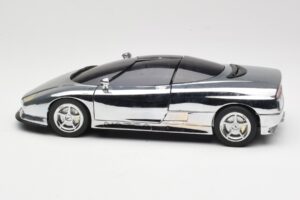 BMW Nazca M12 Chrome Silver Revell 1:18 08916 Diecast — photo 4 of 8