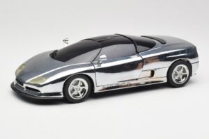 BMW Nazca M12 Chrome Silver Revell 1:18 08916 Diecast