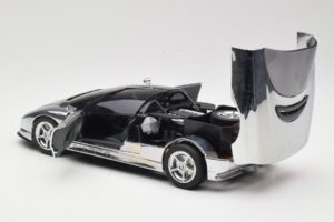 BMW Nazca M12 Chrome Silver Revell 1:18 08916 Diecast — photo 5 of 8