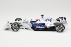BMW Sauber F1.07 #10 R. Kubica Launch Version 2007 Minichamps 1:18 80430426995 Diecast — photo 3 of 7