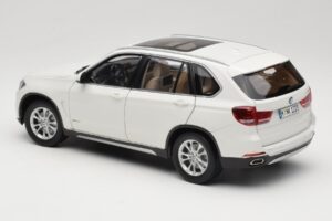 BMW X5 E70 Alpine White Paragon 1:18 PA-97073 Diecast — photo 7 of 8