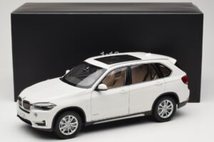 BMW X5 E70 Alpine White Paragon 1:18 PA-97073 Diecast — photo 8 of 8