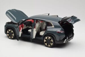 BMW XM G09 Isle of Man Green Minichamps 1:18 110023300 Diecast — photo 5 of 8