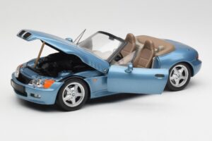 BMW Z3 E36/7 James Bond Goldeneye Blue Metallic UT Models 1:18 180024336 Diecast — photo 2 of 8
