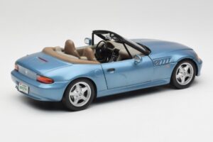 BMW Z3 E36/7 James Bond Goldeneye Blue Metallic UT Models 1:18 180024336 Diecast — photo 3 of 8