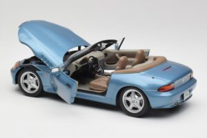 BMW Z3 E36/7 James Bond Goldeneye Blue Metallic UT Models 1:18 180024336 Diecast — photo 5 of 8