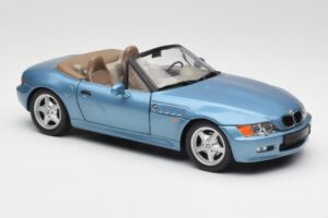 BMW Z3 E36/7 James Bond Goldeneye Blue Metallic UT Models 1:18 180024336 Diecast — photo 6 of 8