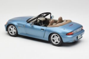 BMW Z3 E36/7 James Bond Goldeneye Blue Metallic UT Models 1:18 180024336 Diecast — photo 7 of 8
