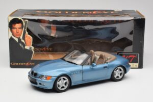 BMW Z3 E36/7 James Bond Goldeneye Blue Metallic UT Models 1:18 180024336 Diecast — photo 8 of 8