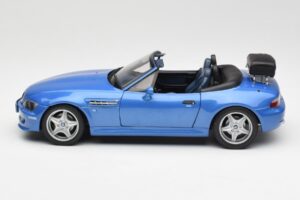 BMW Z3 M Roadster With Luggage Rack Blue Metallic UT Models 1:18 20416 Diecast — photo 4 of 8