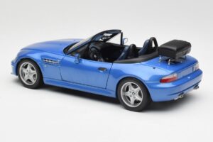 BMW Z3 M Roadster With Luggage Rack Blue Metallic UT Models 1:18 20416 Diecast — photo 7 of 8