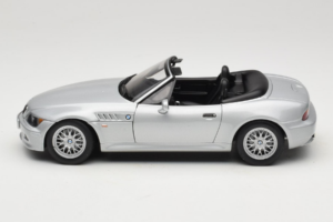BMW Z3 Roadster 1.8 Silver Dealer Edition UT Models 1:18 80439411712 Diecast — photo 4 of 8