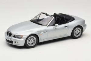 BMW Z3 Roadster 1.8 Silver Dealer Edition UT Models 1:18 80439411712 Diecast