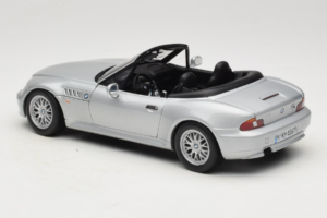 BMW Z3 Roadster 1.8 Silver Dealer Edition UT Models 1:18 80439411712 Diecast — photo 7 of 8